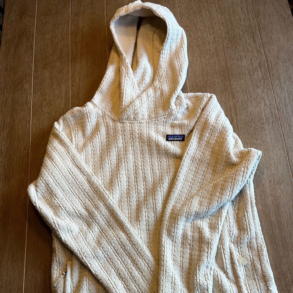 Patagonia Cream Hooded Sweatshirt